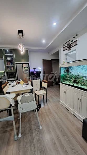 bán chung cư Ngọc Thuỵ 74M 2pn tầng đẹp
