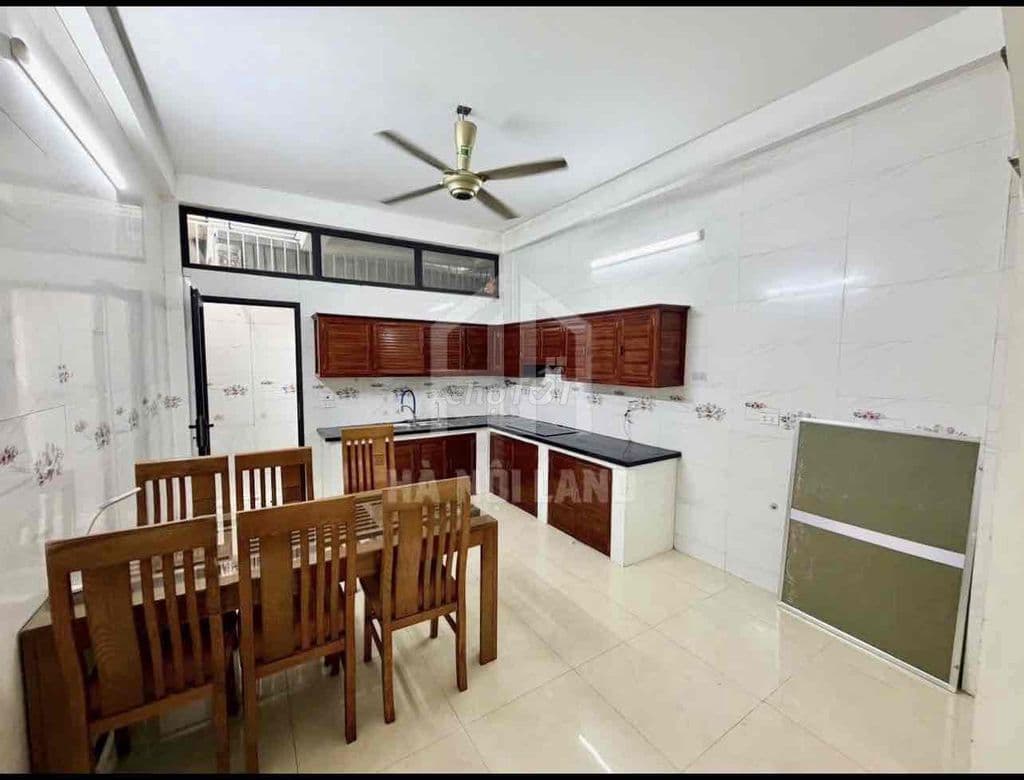 CẦN BÁN NHÀ 70M OTO, GẦN PHỐ NGAY NHỔN GIÁ NHỈNH 8 TỶ