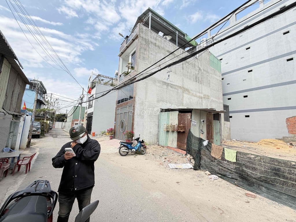 Bán đất đường an phú đôbg 09 vườn lài vào một sẹc gần công an phuong