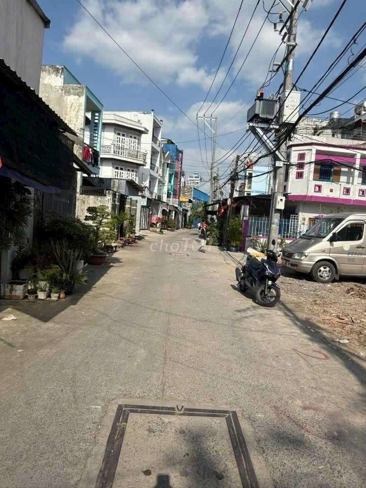 Đất 5x20,5 đường betong 7m thông / Tô Ký - Ảnh 2