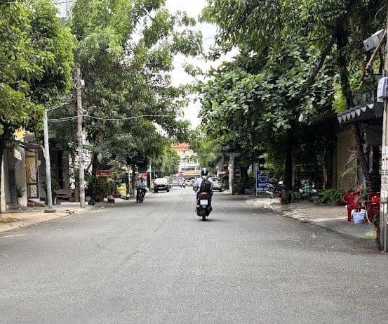 Tòa nhà lớn 8x20,5m có hầm trệt 3 lầu sân thượng tại vị trí đắc địa - Ảnh 2