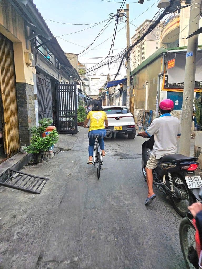 Bán nhà hẻm xe hơi Trường Chinh - Gần Metro Tham Lương - 4,6m x 11m - Ảnh 2