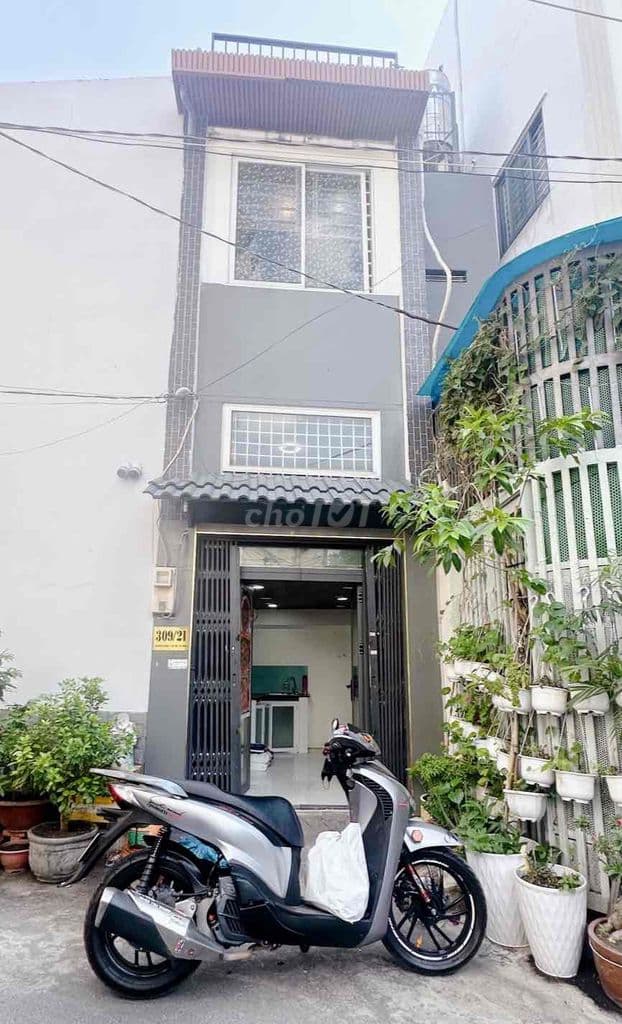 Bán nhà đường Nguyễn Oanh gần lotte