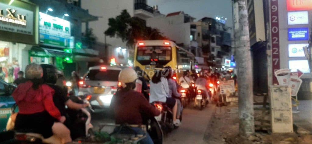 bán nhà 3 tầng mặt tiền đường,khu vực QPN ko ngập lụt - Ảnh 2