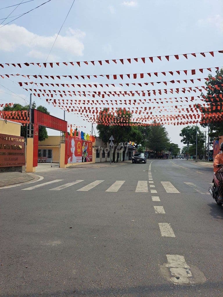 Bán nhà ,Đường Tân Thới nhì 4, HM , Ngang 4M - 270M2,Giá 6.45Tỷ