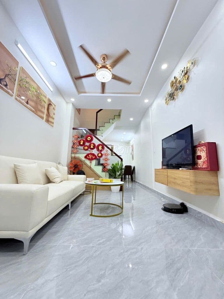 Nhà mới full nội thất, ô tô đỗ cửa, gần C/c Ruby Nguyễn Sỹ Sách.