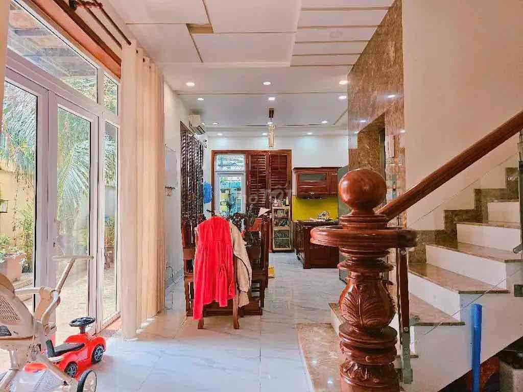 Biệt thự góc 2 mặt tiền KDC Gia Hoà, DT: 252m2, giá bán 21.8 Tỷ - Ảnh 2