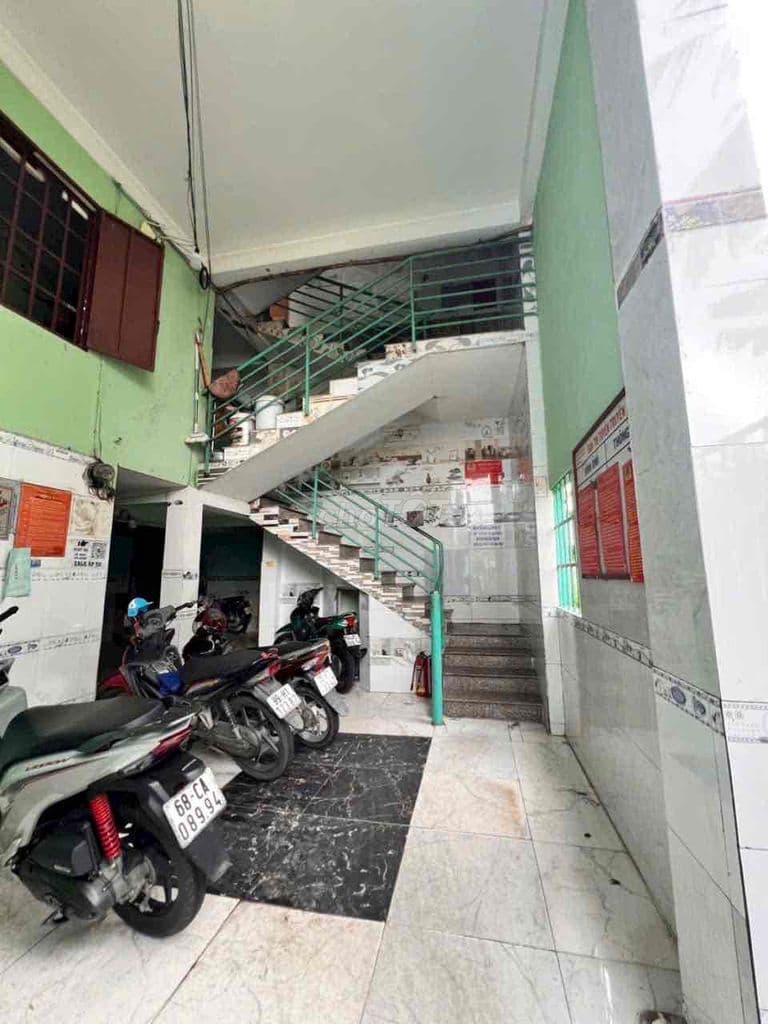 BÁN DÃY TRỌ SHR 9*43M CÓ 30 PHÒNG THU NHẬP 50tr/ THÁNG 2/ THỚI HOÀ VLA