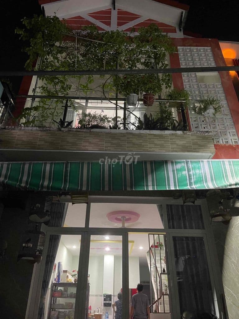 Nhà phố đúc mái thái 1/ Nguyễn Văn Quá. 5,2mx20,5m. 1 trục thẳng - Ảnh 2