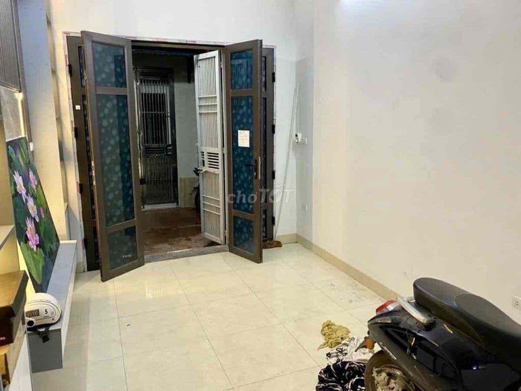 Gần ô tô đỗ phố Thanh Lân nhà đẹp 38m2 x5T giá 5 tỷ sổ CC 2 thoáng nôn - Ảnh 2