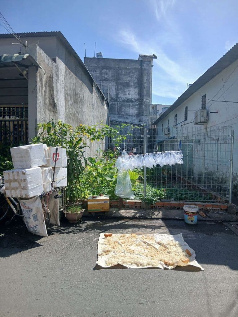 Đất mt dt 4,5×19=85m² thổ cư shr