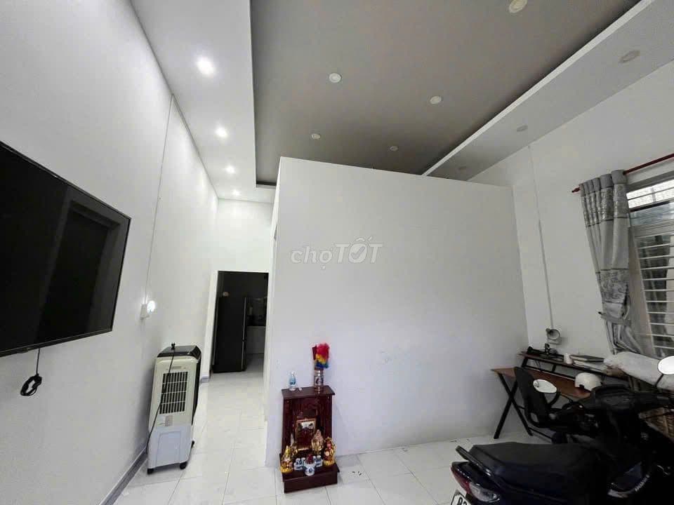 Bán gấp căn nhà 56m2 tại Thới Tam Thôn Hóc Môn 700 triệu Sổ Riêng - Ảnh 2