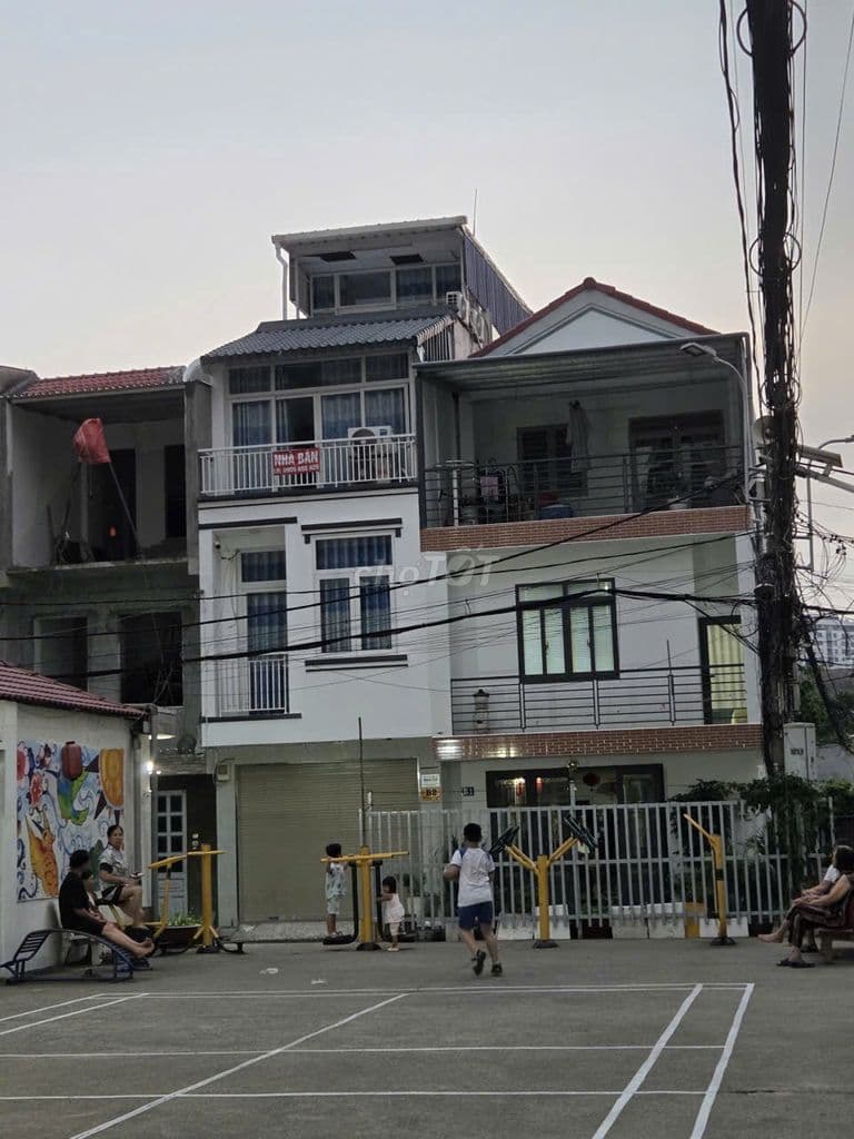 BÁN NHÀ NGUYÊN CĂN TẠI QUẬN 2