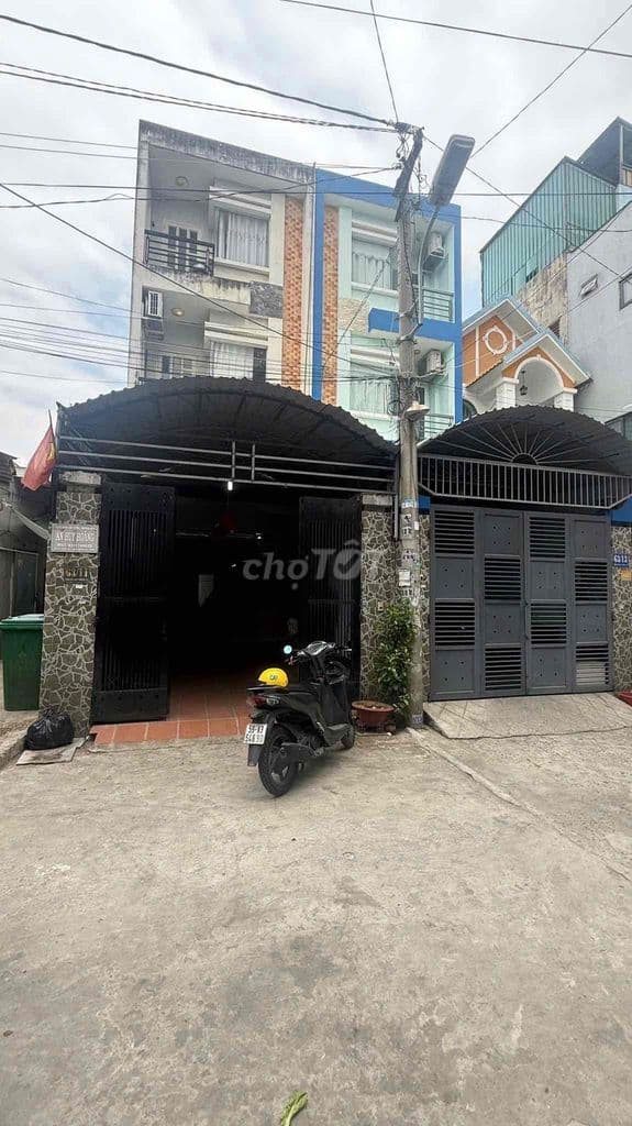 NHÀ PHỐ 1/ 4M x 25M ĐÚC 3 TẤM HẺM 5M . NGAY CẦU VƯỢT TÂN THỚI HIỆP