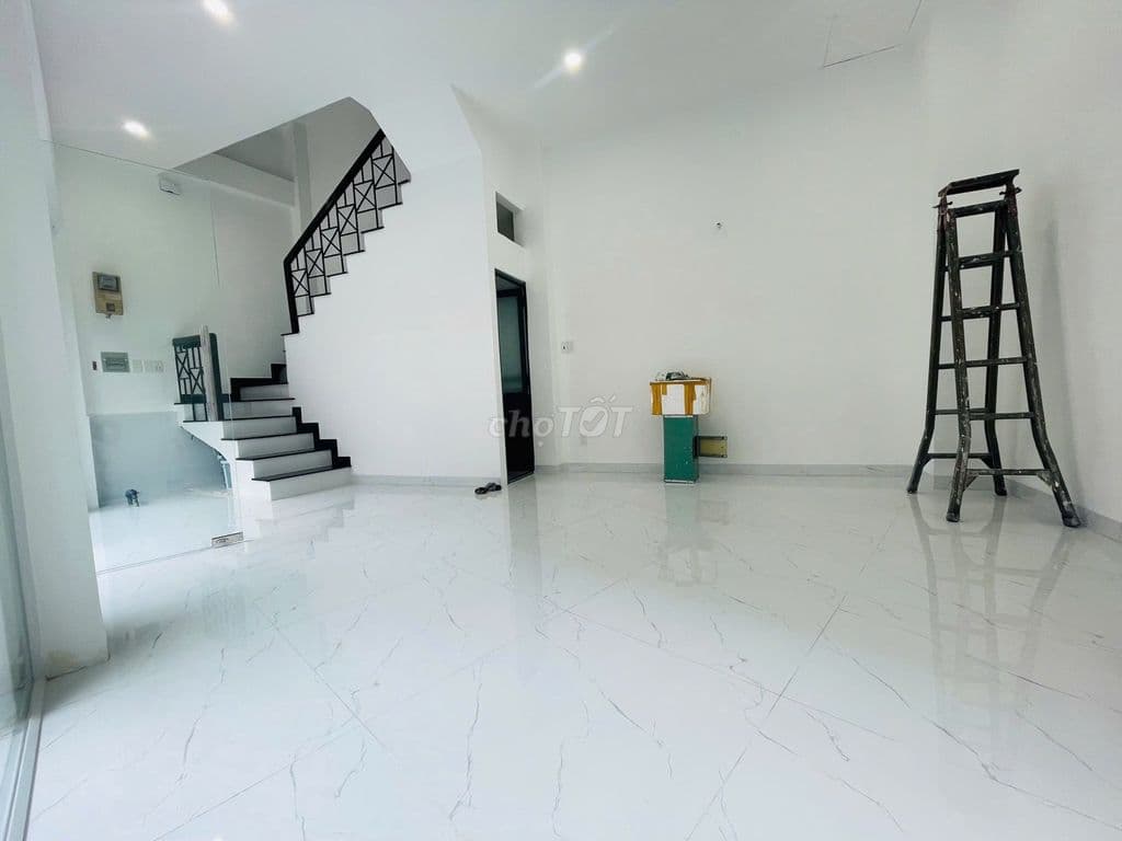 Mặt tiền Út Tịch, kế bên Vincom, P4, Q.TB. DT: 9x6m 4 tầng mới 99% - Ảnh 3