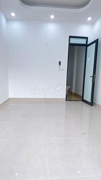 bán nhà 50m2 Cầu Giấy sân rộng trước nhà - Ảnh 3
