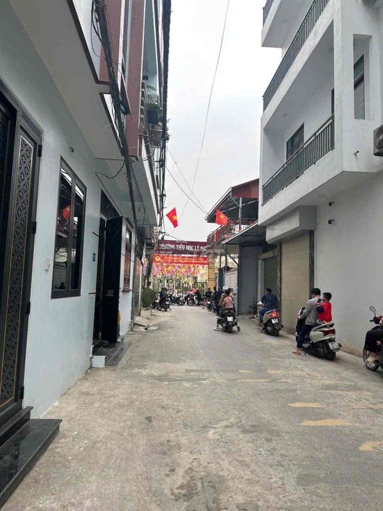 NHÀ DÂN XÂY 4 TẦNG X40m2 , Ô Tô đỗ cửa , NGÃ TƯ TRẠM TRÔI , SÁT QL32 - Ảnh 3