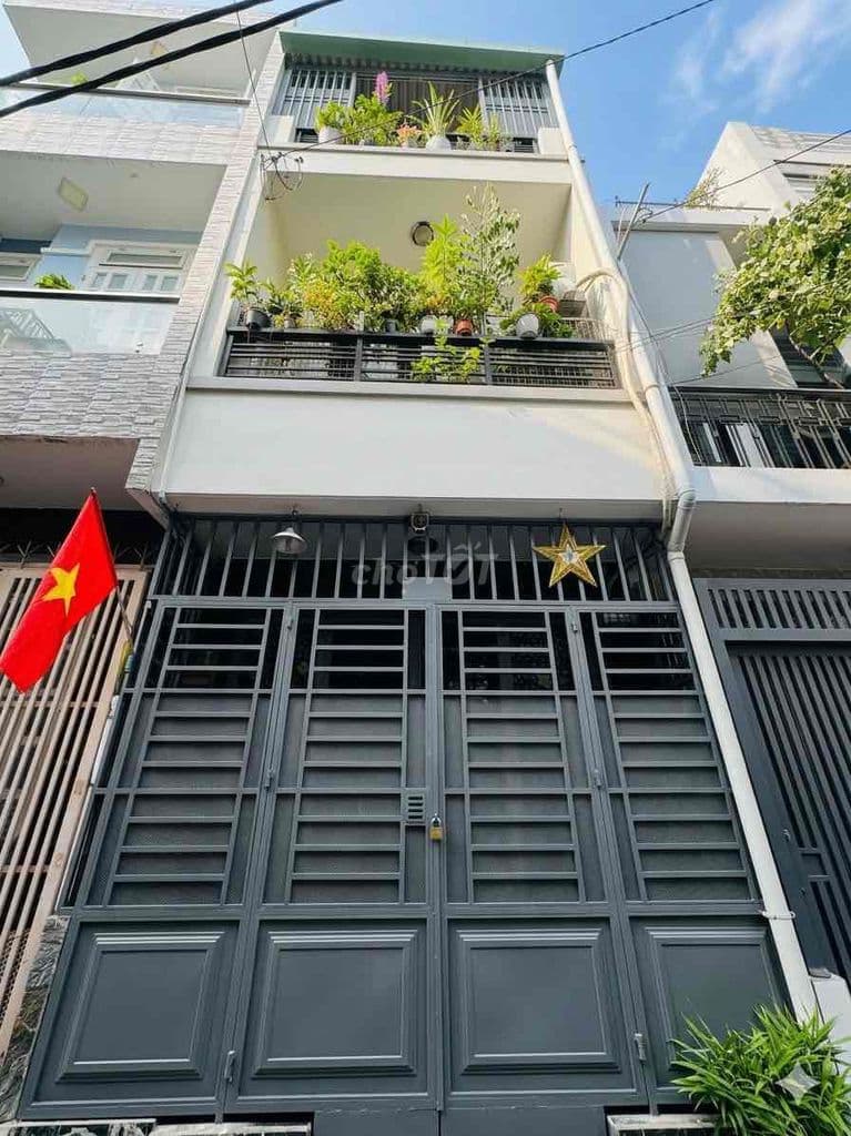 5.6 tỷ TL, nhà 3 tầng, ngang gần 4m, 30m2 CN, HXH ngay Cư Xá Bắc Hải