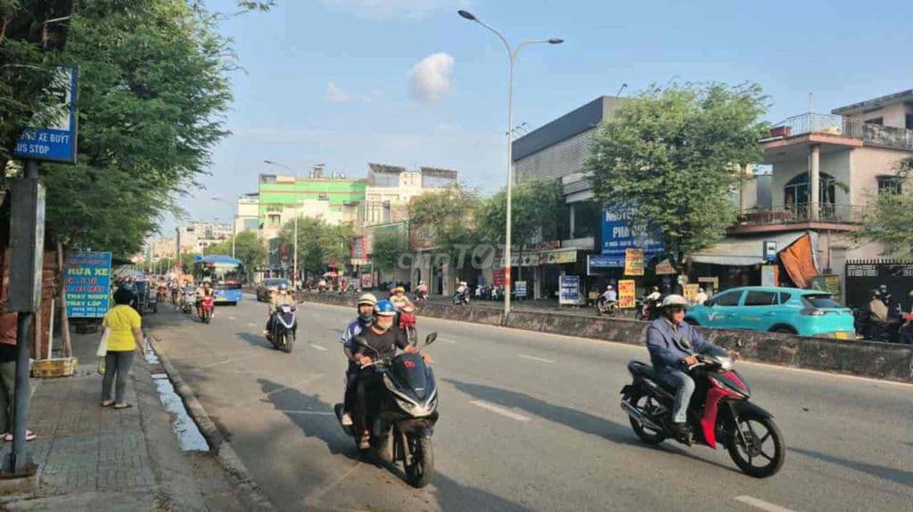HIẾM CÒN- ĐẤT THỔ CƯ NGAY AEON - 71M2 NGANG HIẾM 5M- HXH LÊ TRỌNG TẤN