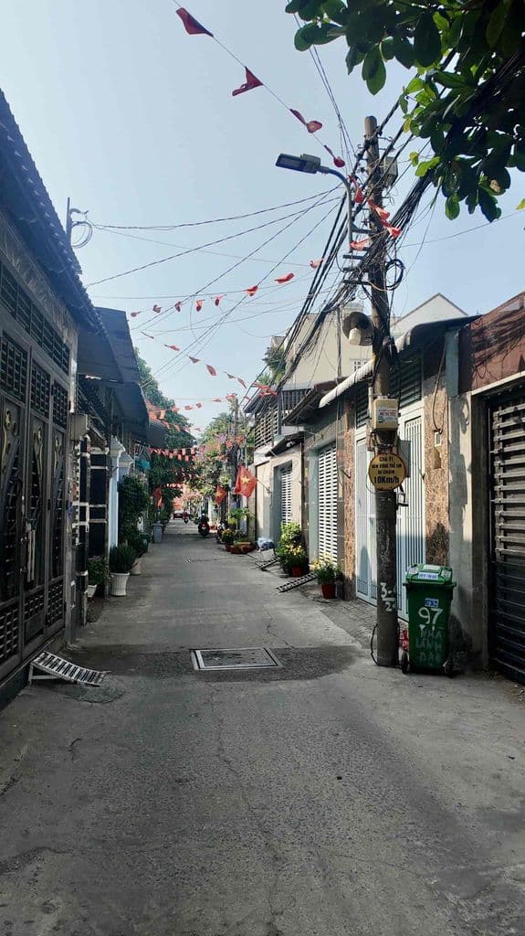 BÁN LÔ ĐẤT VUÔNG VỨC-HXH-ĐỐI DIỆN GIGAMALL - Ảnh 2