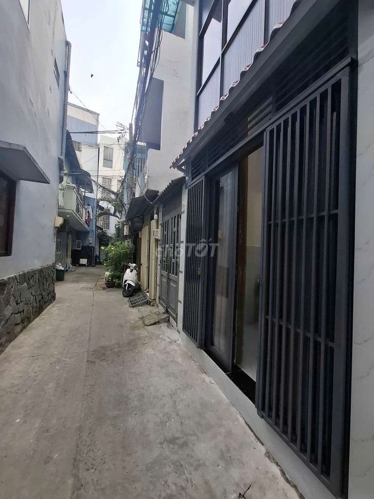 Chính chủ cần bán nhà ngay trung tâm Tân Bình