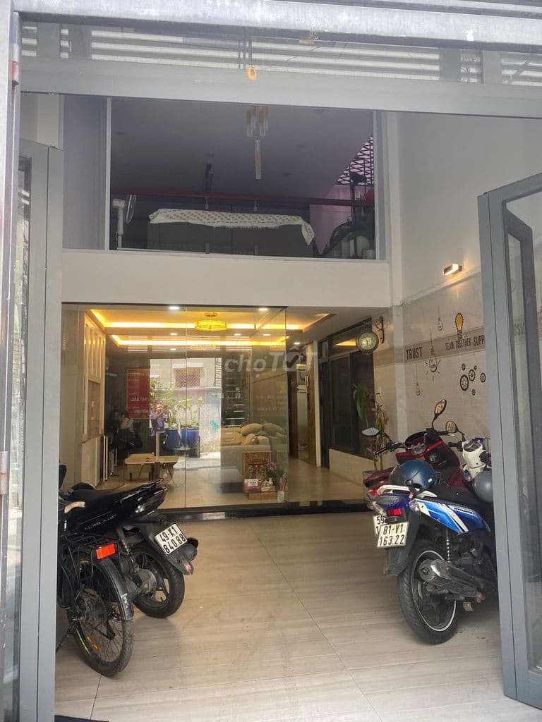 CHDV 1 trục HXH sát Quang Trung P10, DT 77m2, 3 lầu, 25tr/, giá 13tỷTL