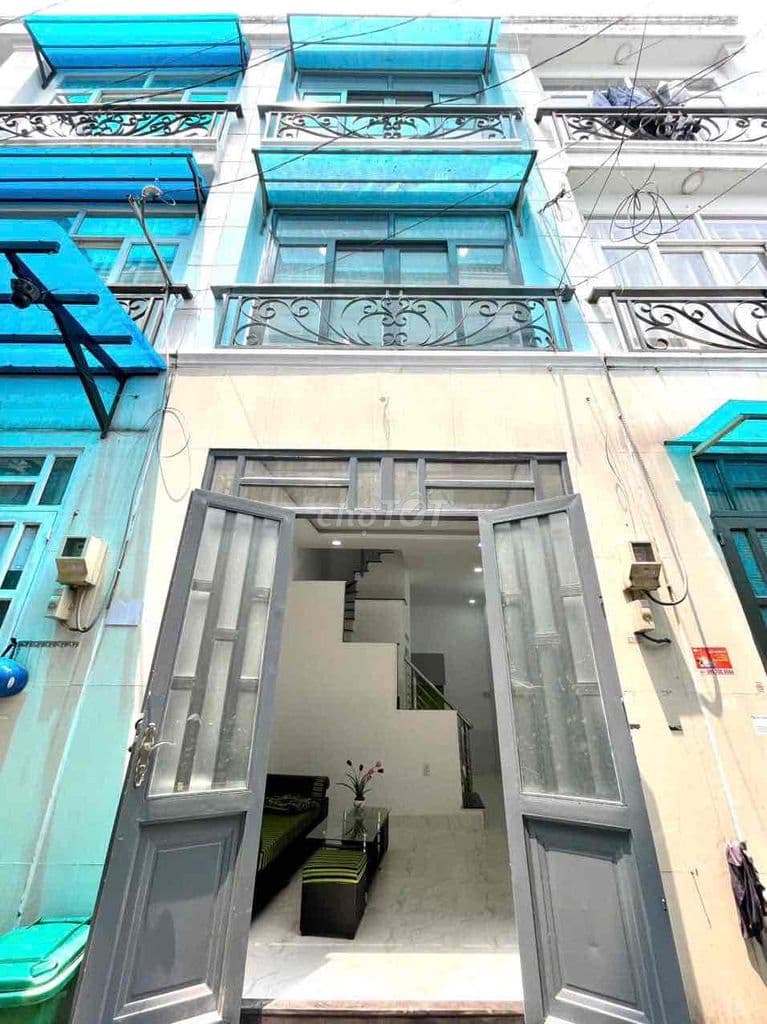 Nhà 2 lầu ngay chợ 3pn 3wc