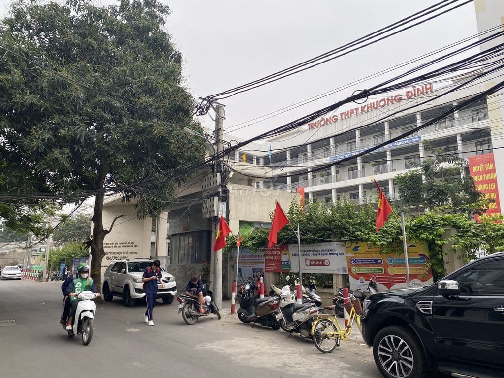 Mặt Bằng mới xây , Đối diện Trường THPT Khương Đình Tiện làm VP,KD