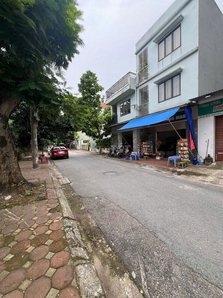 CẦN BÁN NHÀ THẠCH BÀN LONG BIÊN HÀ NỘI.