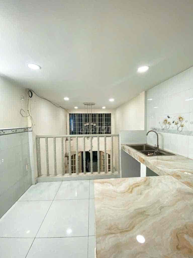 Mặt tiền Kinh Doanh Đường Tôn Đản Quận 4- Nhà 4 lầu- Sổ hồng riêng. 7.