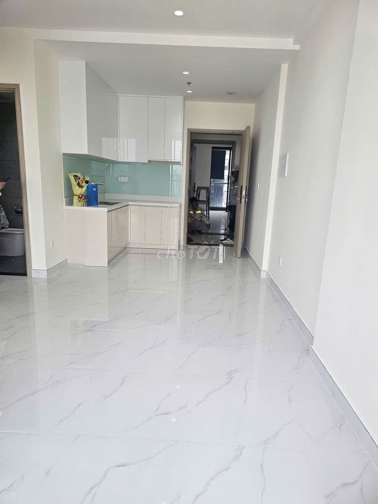 Bán căn 2PN 2wc view hồ bơi + bến bình đông