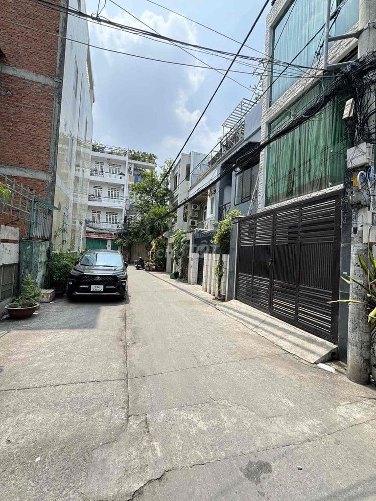 ❤️❤️Hẻm Lớn - Xe Hơi Ngủ Trong Nhà