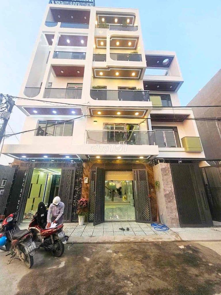 NHÀ MỚI HOÀN THIỆN CÓ THANG MÁY CẦN BÁN