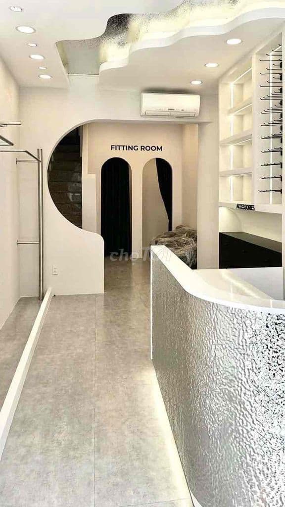 Sang mặt bằng Vip Quận 3 full nội thất mới - Ảnh 3