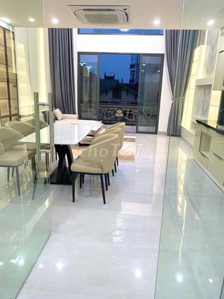 bán nhà 6 tầng Long Biên ô tô vào nhà