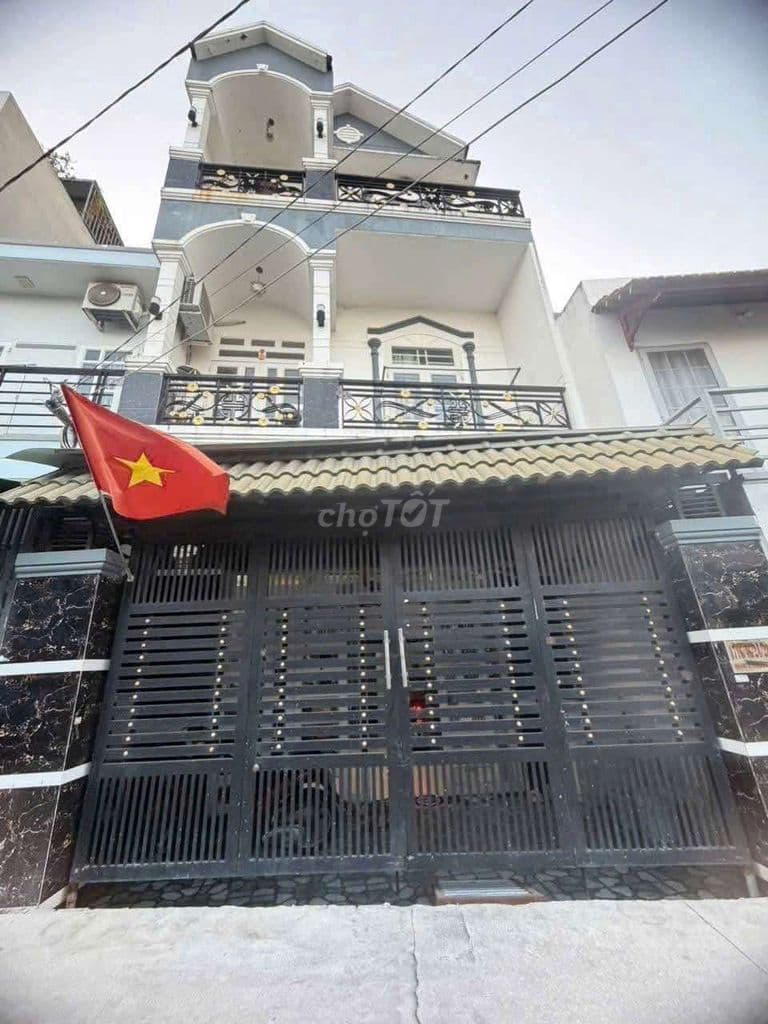 Bán Nhà 3 tầng hẻm oto thông 1716 Huỳnh Tấn Phát. Đt 5.5x11m. 5.88 tỷ