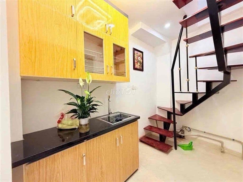 🏠 CHỈ 2 TỶ CÓ NHÀ 4 TẦNG -3 NGỦ TRUNG TÂM ĐỐNG ĐA - HỘ KHẨU XỊN