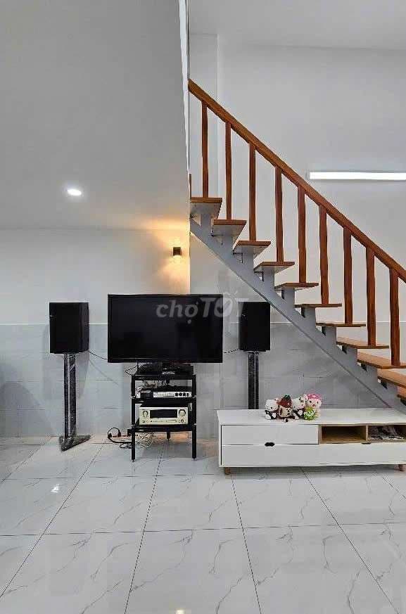 Bán nhà ngay mặt tiền Nguyễn Cửu Đàm đường xe tải thông. - Ảnh 2
