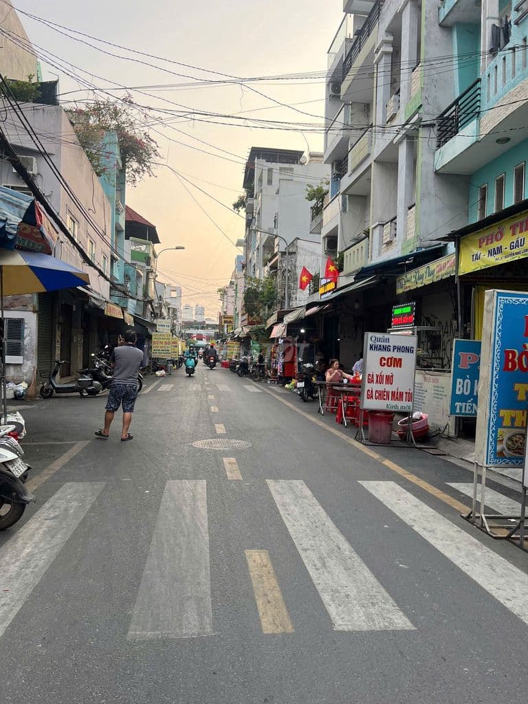 MT Nguyễn Nhữ Lãm – khu phố ăn uống, kinh doanh cực tốt giá 6.8 tỷ - Ảnh 2