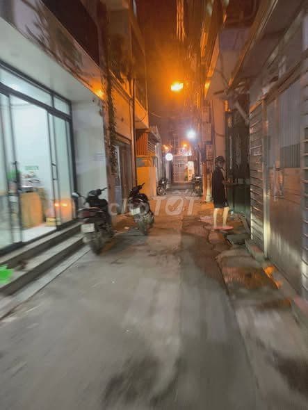 bán nhà Hồ Tùng Mậu 36m2 5 tầng gần đại học thương mại