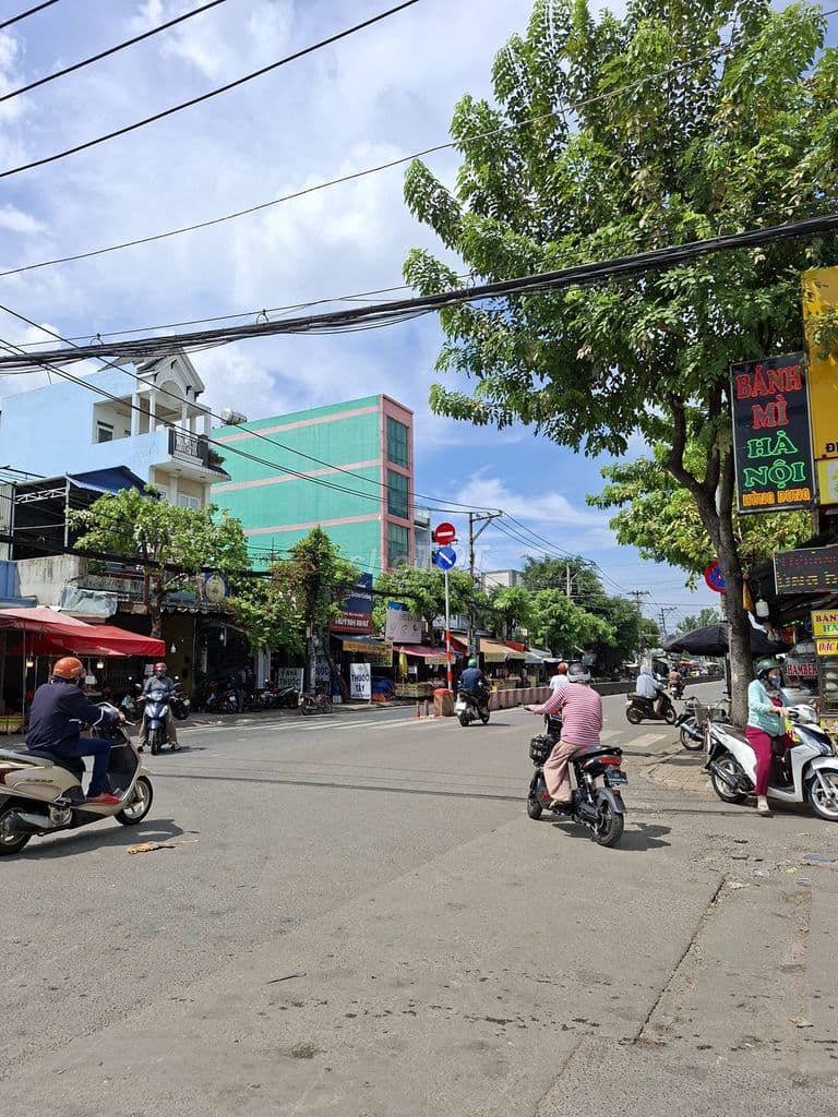 Bán bách Hóa Tổng Hợp 500m. Đang Cho Thuê 500 Triệu / Năm Hóc Môn HCM