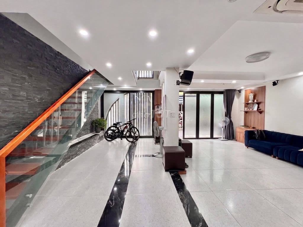 Gấp bán,90m2 có Thang máy,hẻm xe hơi,5 tầng 5pn mới ngay hoàng văn thụ