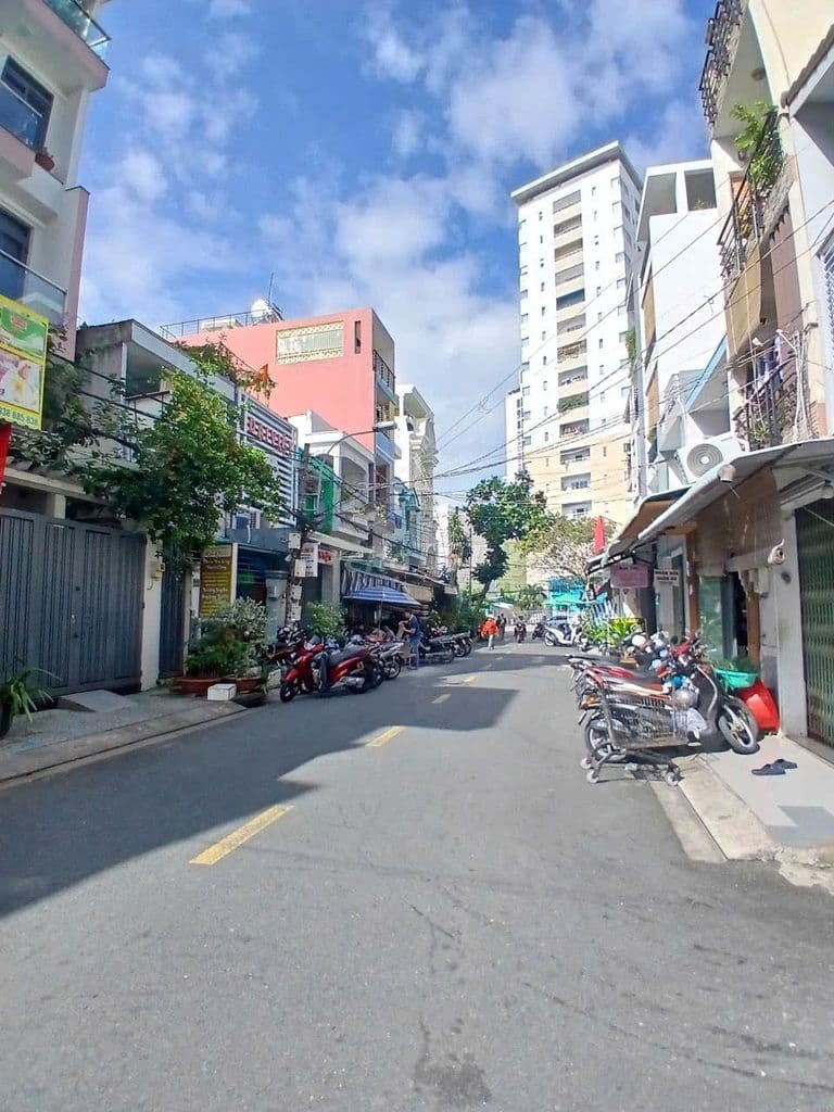 NHÀ BÁN MẶT TIỀN CƯ XÁ D,VỊ TRÍ ĐẸP DT(3.9X18)GIÁ 11.5 TỶ - Ảnh 2
