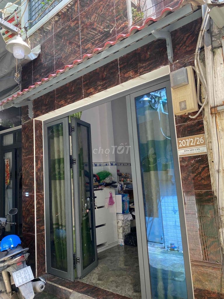 Bán nhà đường Phạm Văn Đồng đối diện siêu thị Gigamall