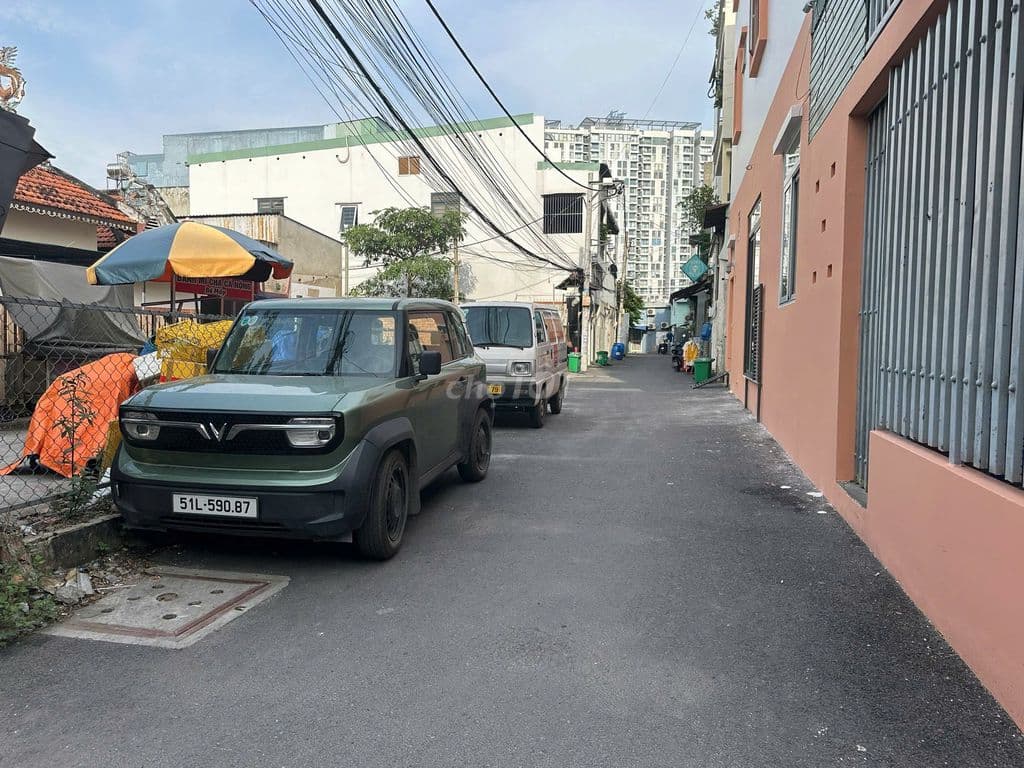 Lô đát hẻm Đinh Thị Thi Vạn Phúc city giá 6.7ty 4.7x9.4m HXH né nhau