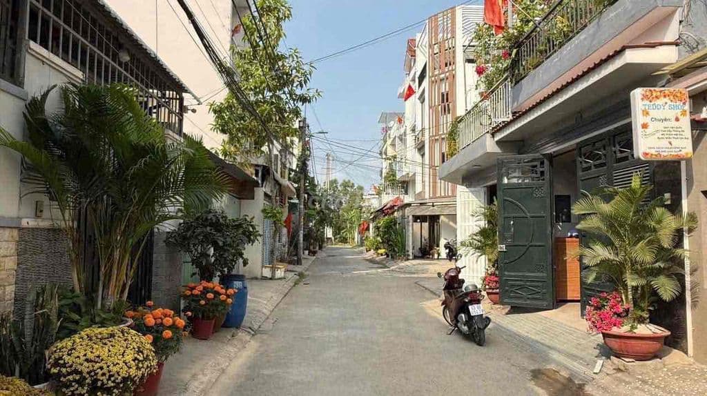 Đất đường 6 Long Trường, gần Nguyễn Duy Trinh, ngộp bank