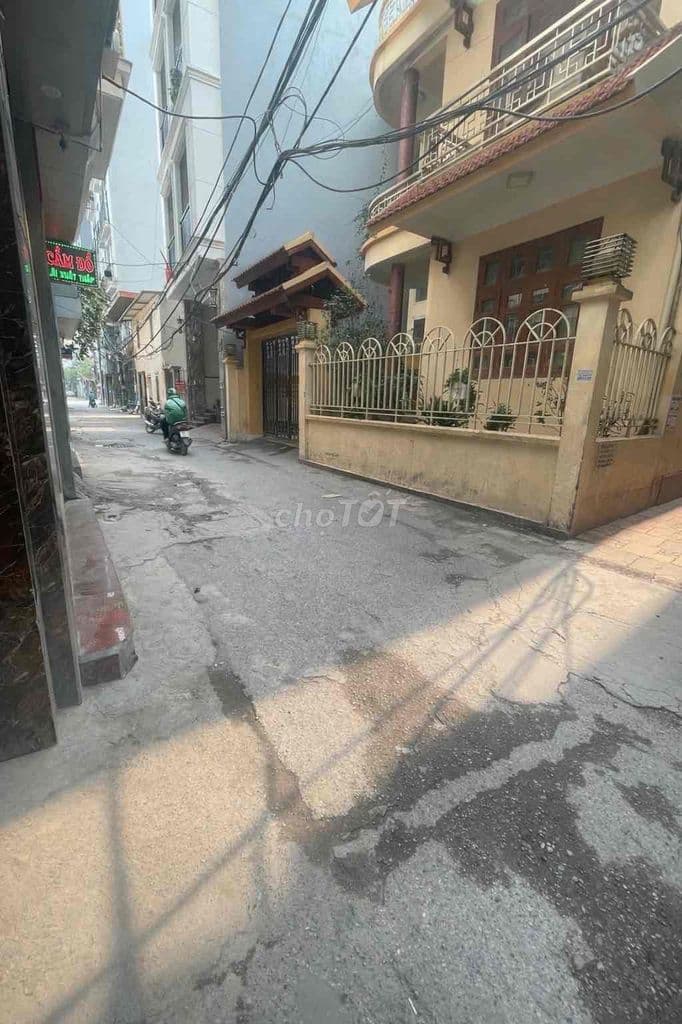 🔥🔥CHÍNH CHỦ GỬI BÁN NHÀ PHỐ TÂN TRIỀU-Ô TÔ ĐỖ CỬA- 20M RA Ô TÔ TRÁNH