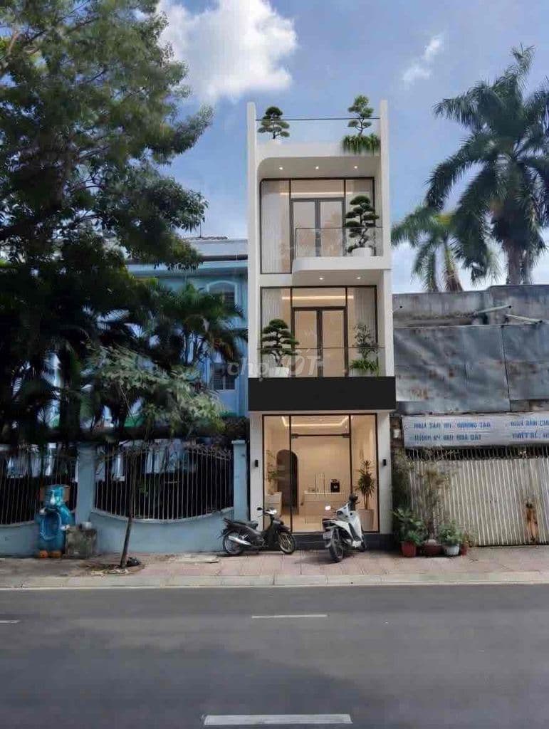 Nhà MT Võ Thị Sáu, Q.3, chỉ 200tr/m2, 3,6x18m vuông đẹp, 3 tầng mới