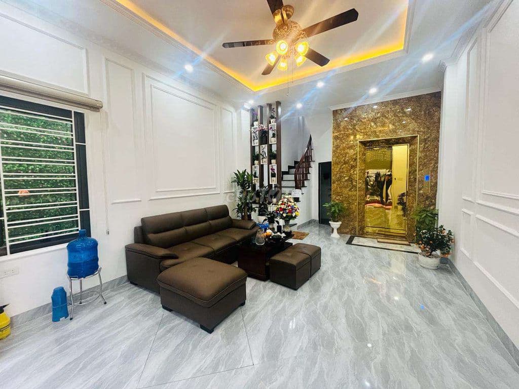Linh Lang - Đào Tấn, gần oto, xây mới 7 tầng thang máy, full nội thất