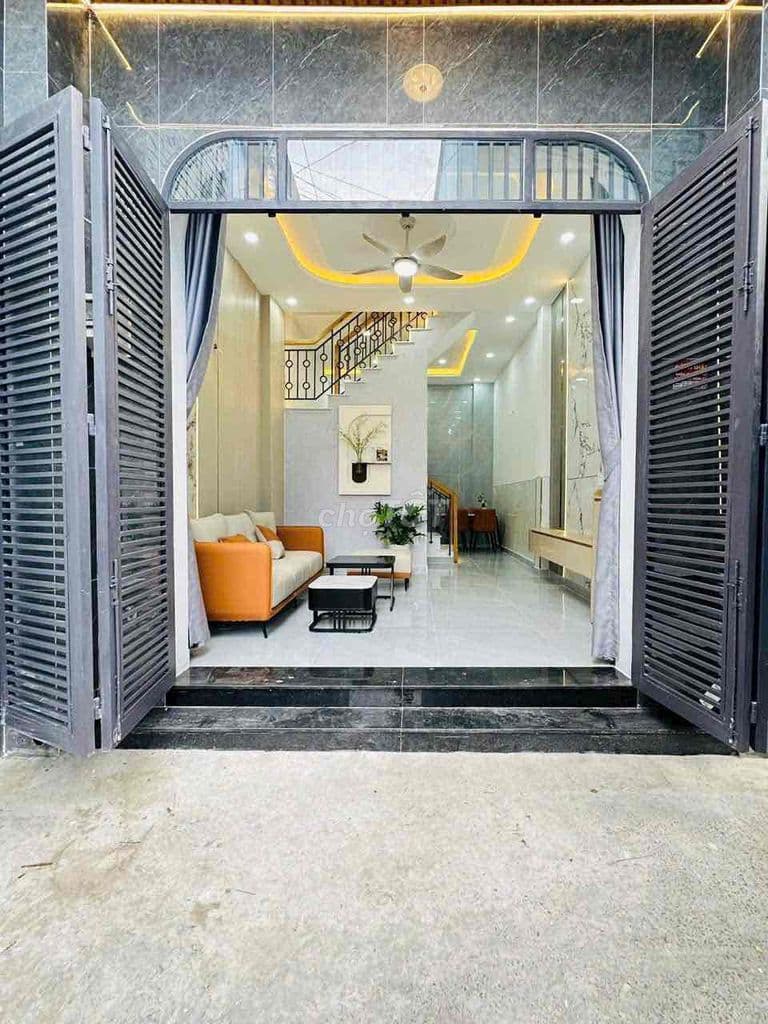 BÁN NHÀ NHỈNH 3 TỶ- GẦN EMART2 GÒ VẤP